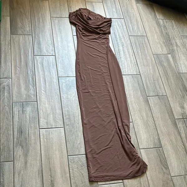 Meshki Brown Strapless Bodycon Dress - Image 6