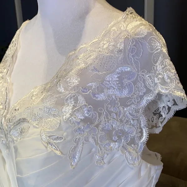 Women’s Chiffon Wedding Dress Corset Back Size 16 NWOT - Image 4