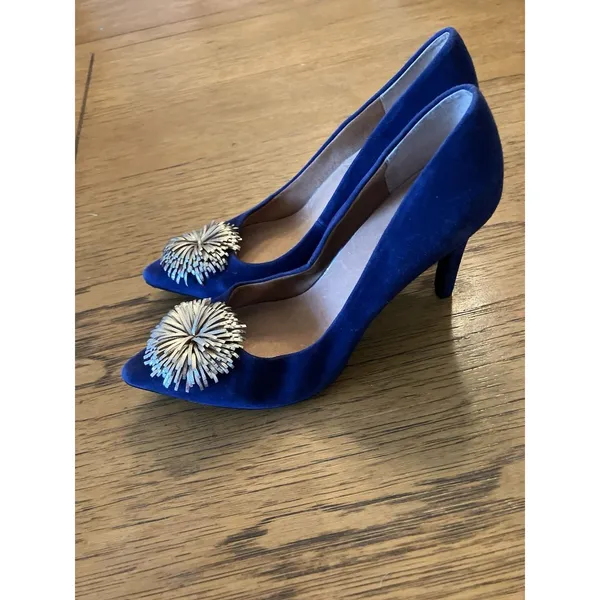 Anthropology Lien Do Blue Suede Pointed Toe Stiletto Pump Pom Pom Slip On US 7 - Image 4