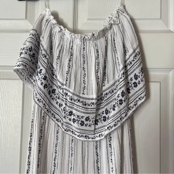 Sugar & cream Jumpsuit L white Blue flowy Ruffle Sleeveless Wide Leg - Image 2
