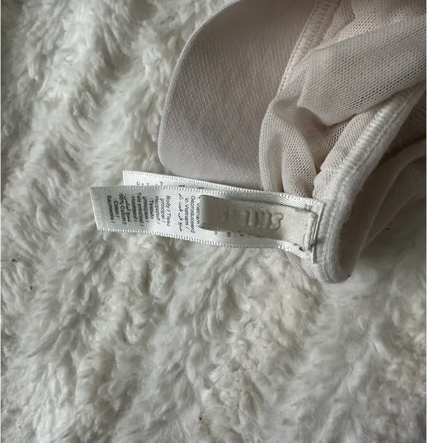 SKIMS Bra - Image 3