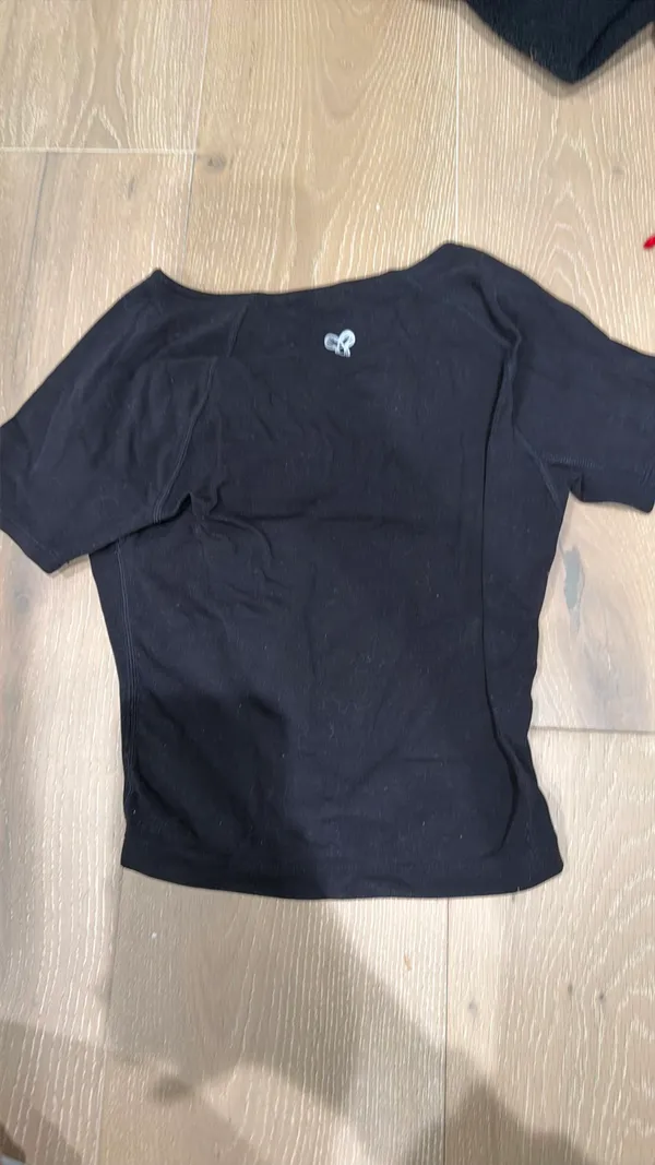 Aritzia TNA black top - Image 3