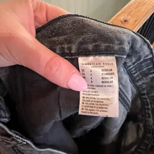 Distressed Jeans - Image 4