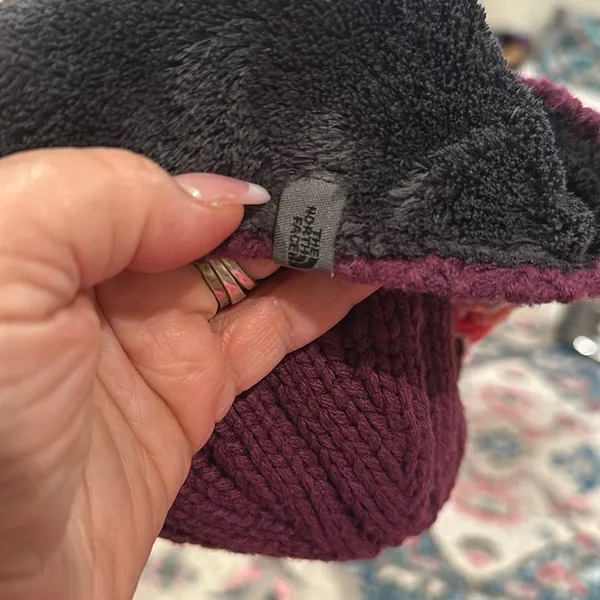 The North Face Multicolored White Pink Reversible Knit Fleece Hat - Image 6