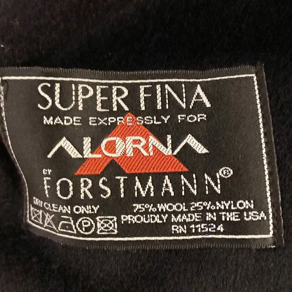 ALORNA Long Women Coat-long 48/50” bust 42” comes with padded on both side - Image 4