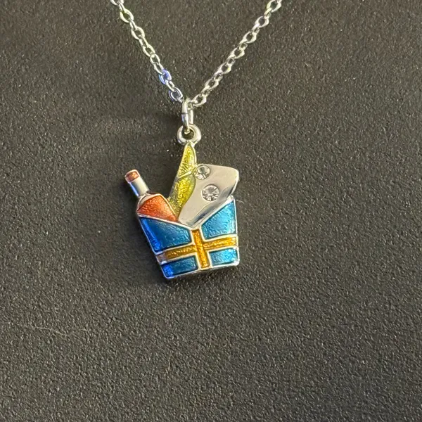 Silver tone champagne bucket pendant necklace - Image 2