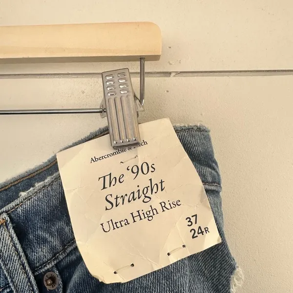 Abercrombie & Fitch Women’s 37 90s Straight Jeans New NWT - Image 5