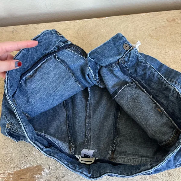 2006 Gap Denim Tie Waist Mini Shorts - Image 10