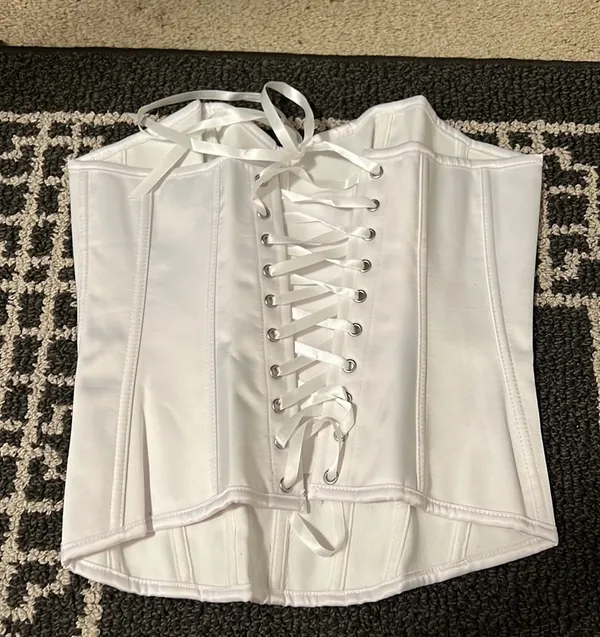 Corset - Image 3