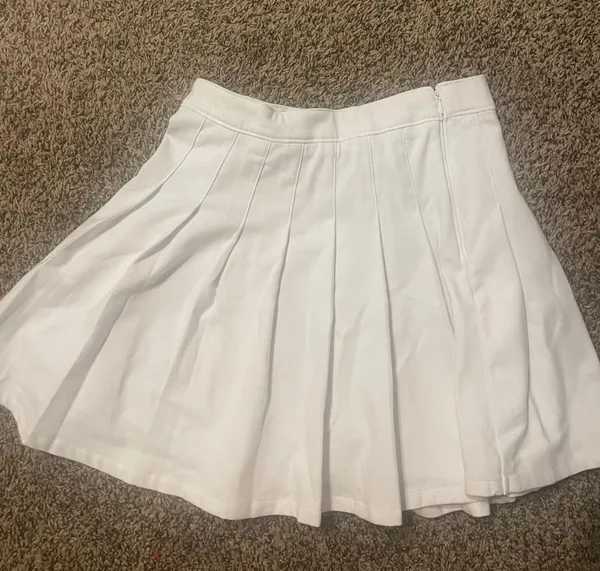 Hollister White Skirt - Image 2