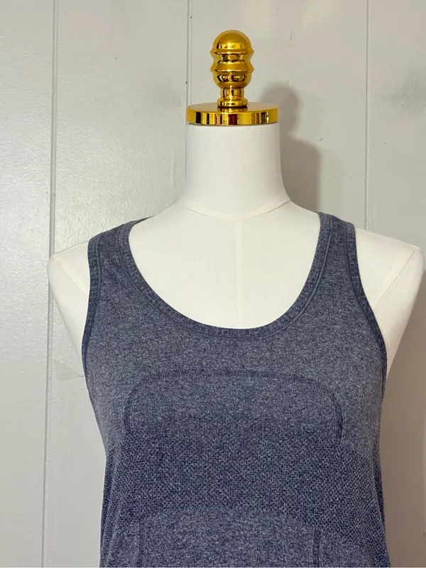 Lululemon Swiftly Tech Racerback Tank Top Gray Size 8 Seamless Running Athletic - Image 2