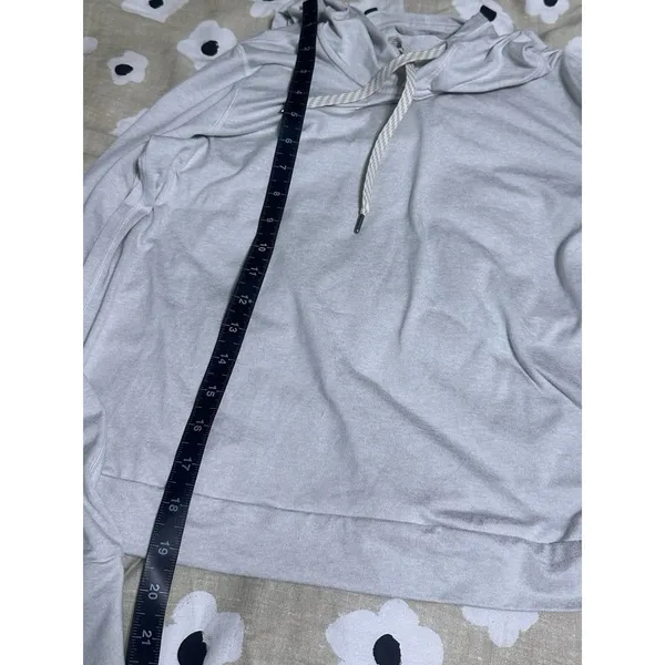 Vuori grey hoodie - Image 5