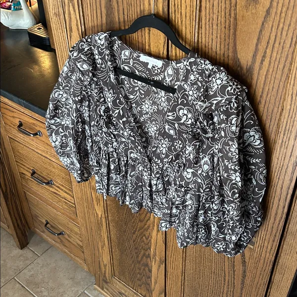 Olivaceous Floral Ruffle Crop Top Dainty Shirt Chocolate Brown Holiday‎ Large - Image 2