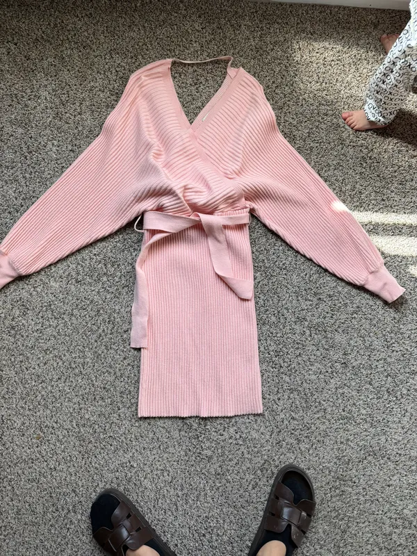 Boutique Chic pink wrap sweater dress - Image 3