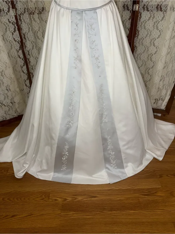 Gorgeous Vintage 90s Mori Lee Strapless White Satin Ball Gown - Image 2