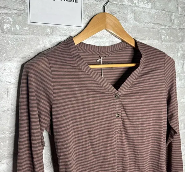 Women's Mainstay Henley Long Sleeve Shirt NWT Size XS (Stripe Brown) - Image 2