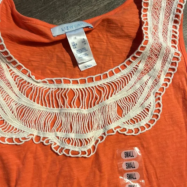 2 NWT Lizwear Lace Neck Tank Tops‎ Green and Orange Size Small - Image 4