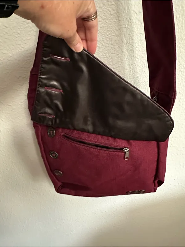 Ogio Everyday Tablet Crossbody Messenger Bag in Burgundy Red - Image 4