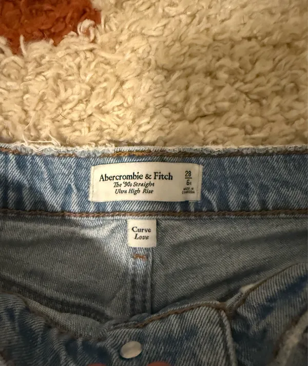 Abercrombie 90s Ultra High-Rise Straight - Image 3