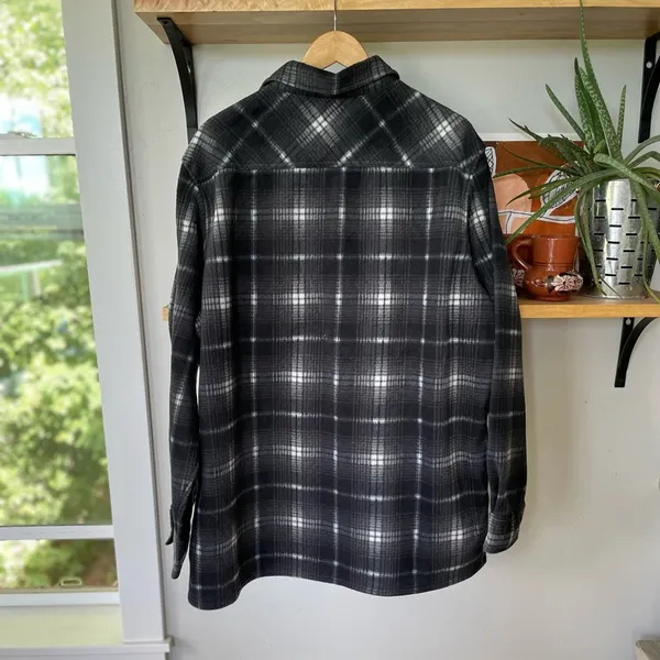 Croft & Barrow Black White Plaid Fleece Shacket Button Down Shirt Unisex Sz XL - Image 2