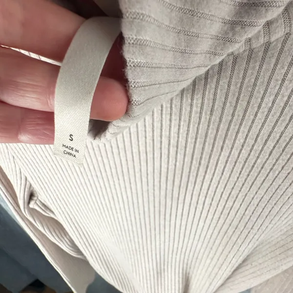 Aritzia Babaton Traverse Turtleneck Ribbed Sweater Cream Size Small - Image 9