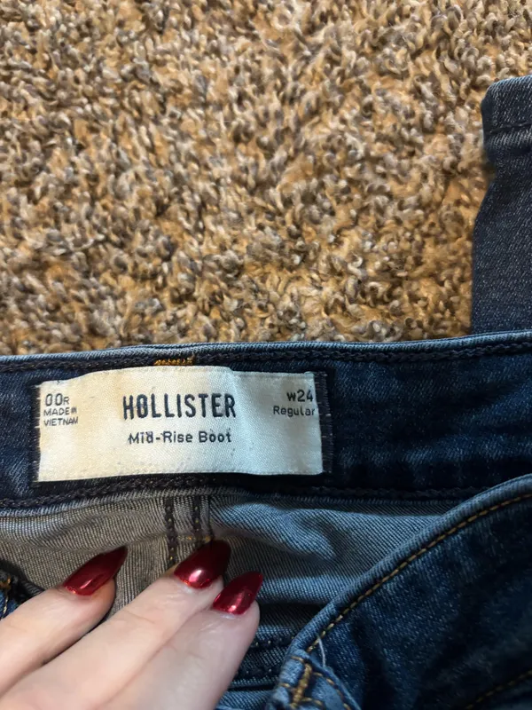 Hollister Mid-Rise Boot Jeans - Image 3