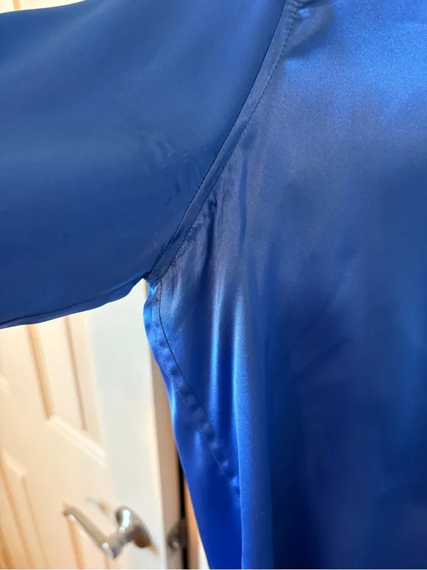 L’AGENCE Dani Silk Blouse in Blue Size Medium - Image 4