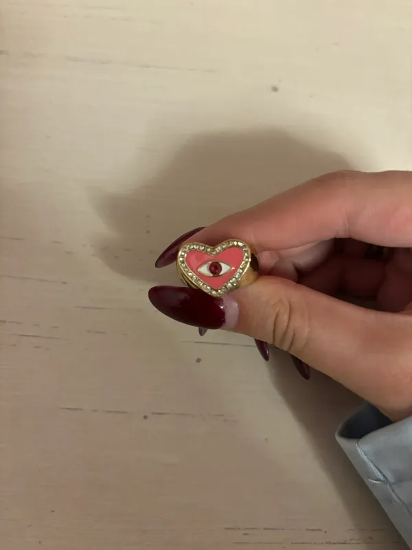 Nordstrom Rack Gold tone heart shape evil eye pink chunky retro ring size 7.5 - Image 2