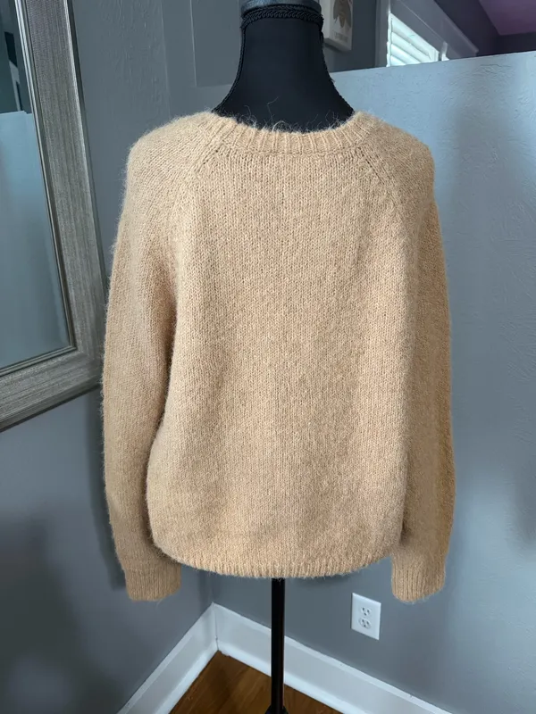 Express Camel Fuzzy Knit Wool Blend Crewneck Old Money Sweater Medium - Image 4