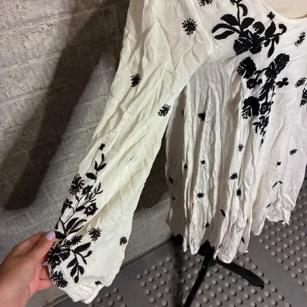 Free People Embroidered‎ V-Neck Mini Dress Ivory Black Floral Boho XS - Image 4