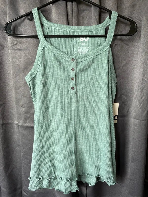 #007 SO Sage Green Ribbed Button Front Tank Top Size XS NWT - Image 2