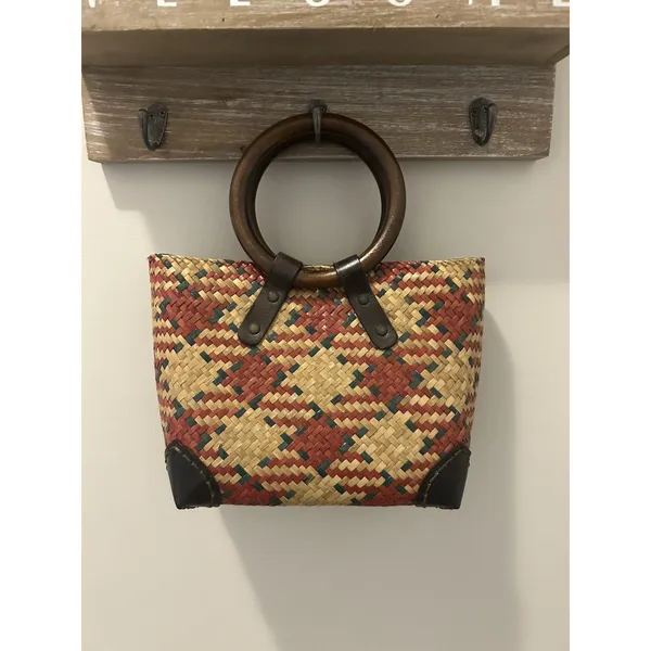 Small Woven Straw Handbag Purse With Wood Handles Lined Boho Beach Native Bag - Image 3