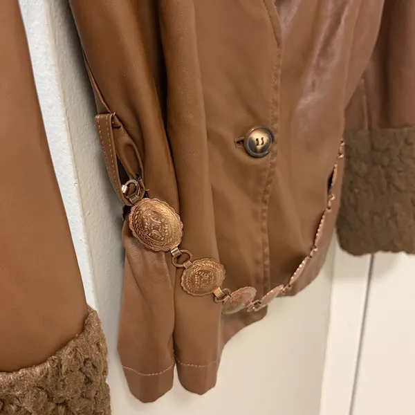 SheIn Faux leather/fur western honey Lainey Wilson/ Ella Langley vibes jacket M - Image 3