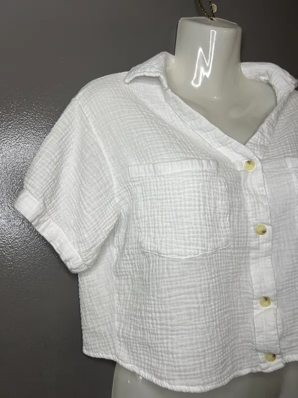 Love Notes Shirt Womens Small White Textured Gauze Button Front Cropped Top - Image 2