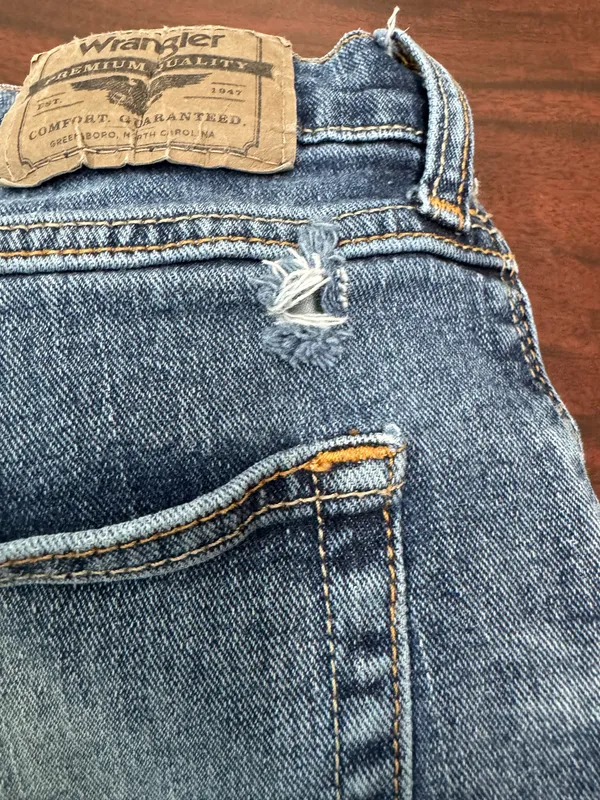 Wrangler Relaxed Boot Cut Mens Jeans Size 36x34 - Image 8