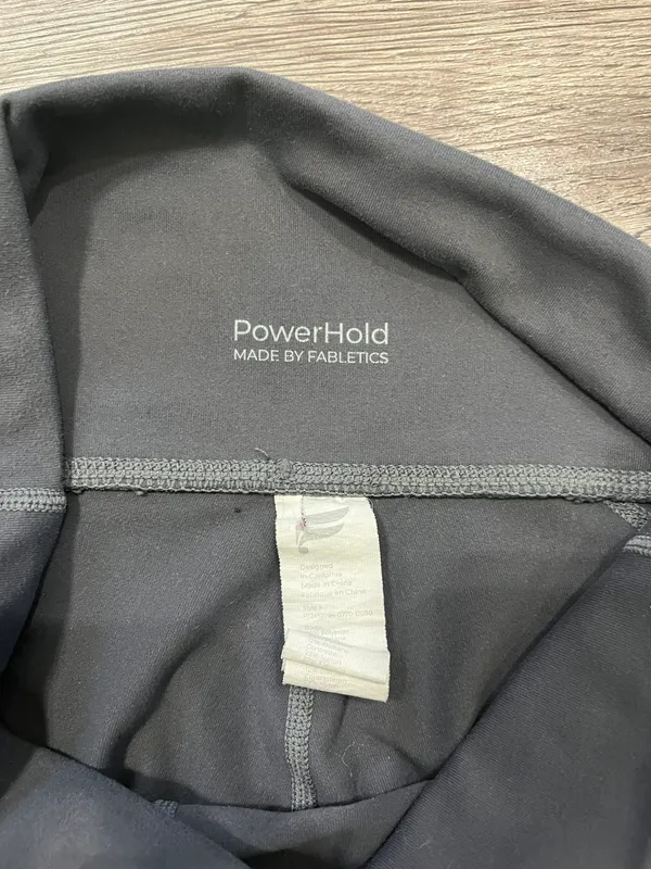 Fabletics Grey Slit Legging - Image 3