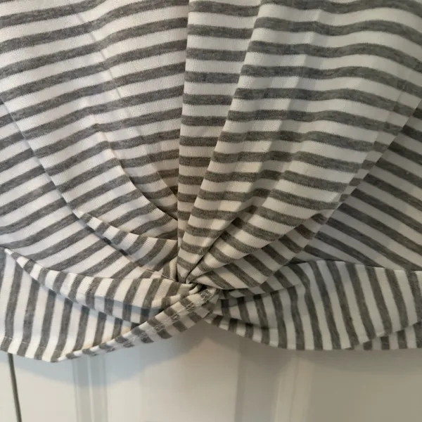 Women's light grey & white striped cropped tee Size L - Image 2
