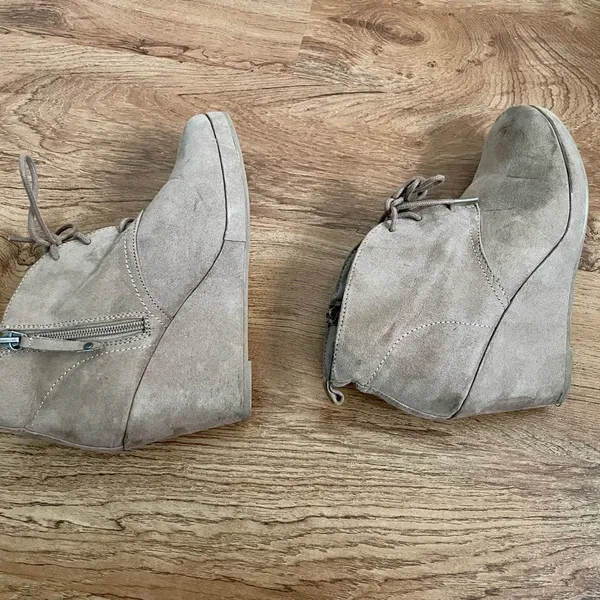 DV Dolce Vita wedge heel ankle booties‎ - Image 11