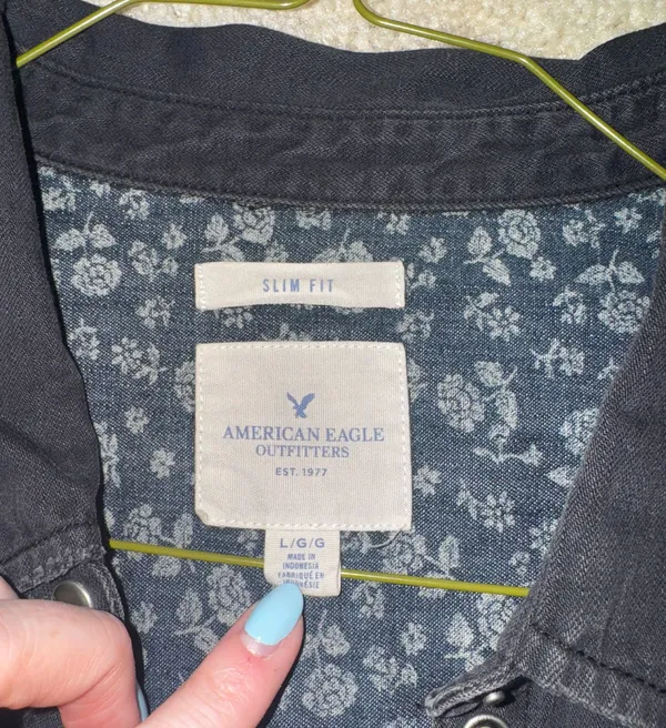 American Eagle Outfitters Black Button Up - Image 5