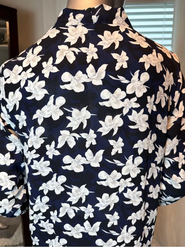 Ann Taylor Floral Wrap Blouse Small Navy Blue Black White V-Neck 3/4 Sleeve - Image 5