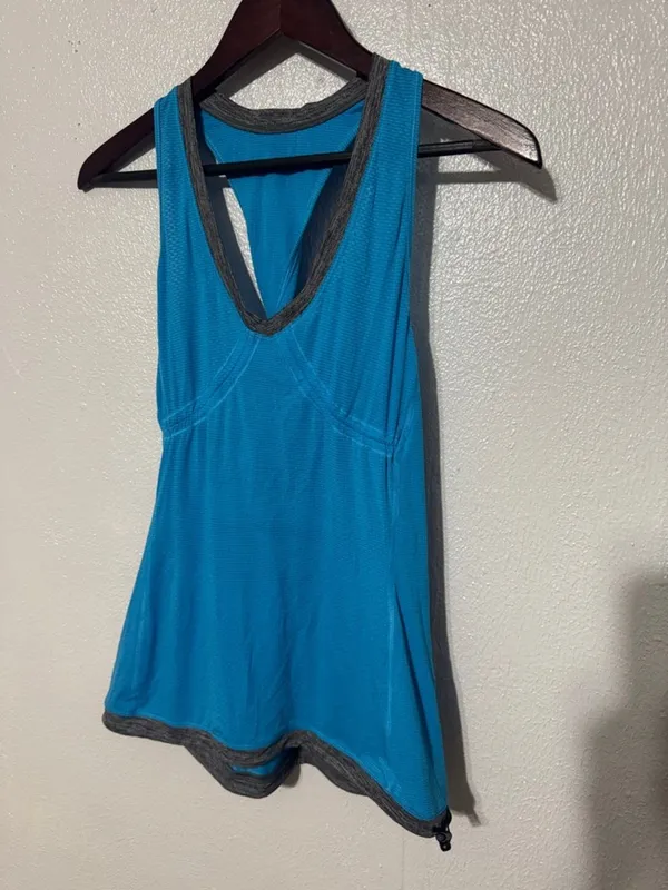 Lululemon Elevate Tank Top Blue Trim Adjustable Drawstring Hem Racerback Gym - Image 3