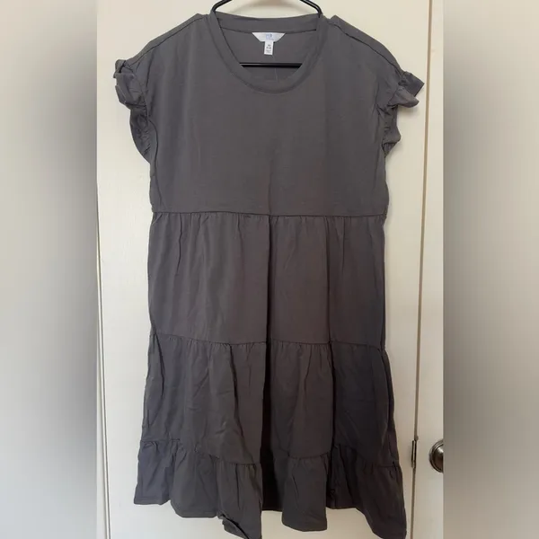 Time and Tru Women’s XS Gray Ruffle Sleeve Tunic Top Short Sleeve Casual - Image 4