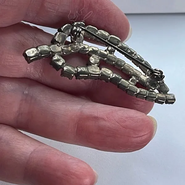 Vintage rhinestone cut glass brooch. - Image 4