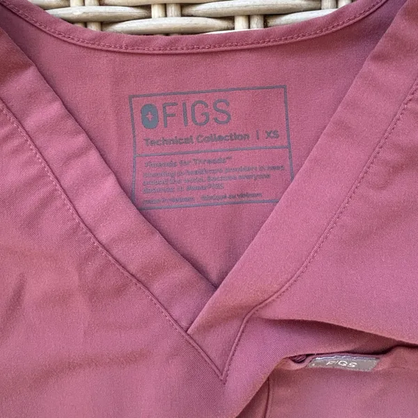 Figs Catarina One Pocket Scrub Top‎ XS nurse workwear hospital - Image 3