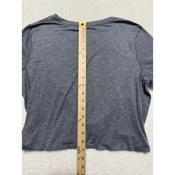 Lululemon Women's Intended Crop Tee Heathered Gray Twist Front Size 8 - Image 7