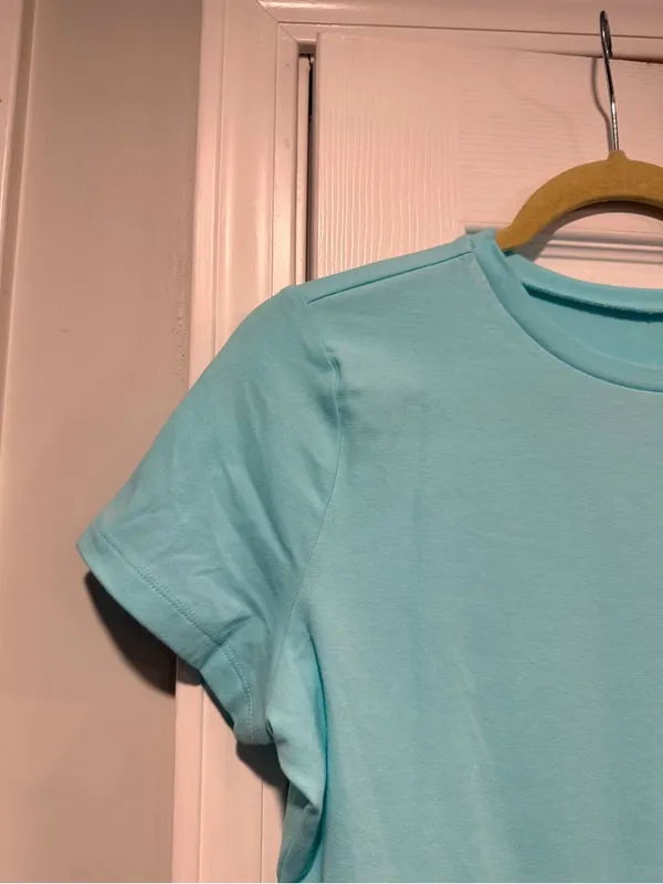 NWT Wild Fable Size XXL Aqua Blue Cropped Baby Tee Short Sleeve Crew Neck - Image 3