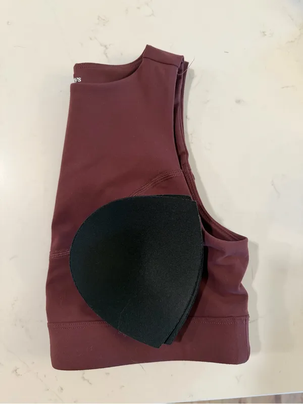 Halfdays Kara Sports Bra NWOT Glazed Cherry Women’s Size Medium Athleisure Gym - Image 5