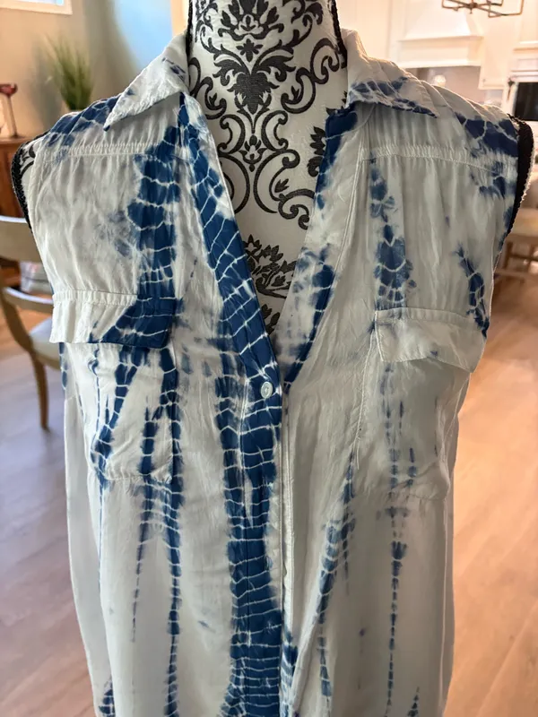 Liz Lange Maternity tie dyed button down shirt - Image 3