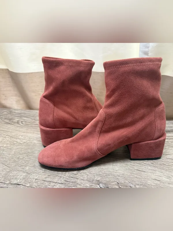 Stuart Weizmann Accordion
Suede Sock Bootie size 9 B - Image 3