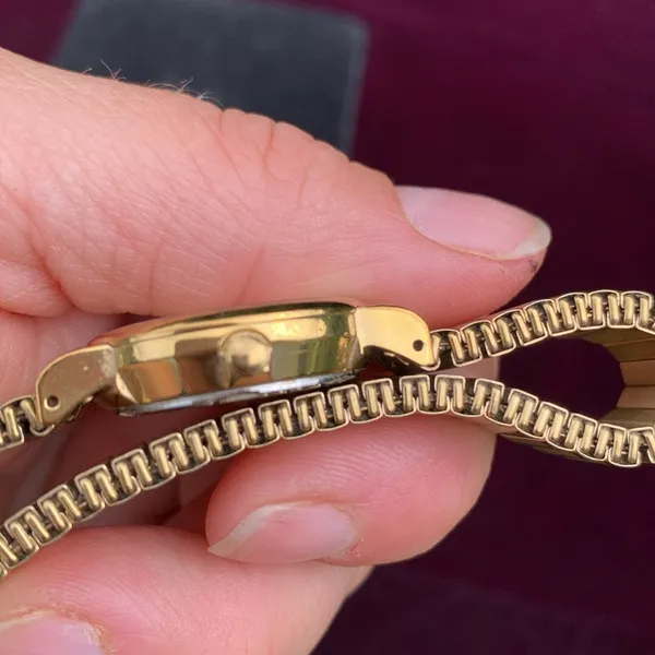 Vintage Belair Gold Tone Stretchy Band Women’s Watch - Image 5